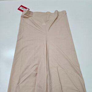 18. Spanx high waist mid thigh shorts. NWT